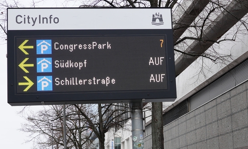 So sehen sie aus: die Anzeigetafeln des neuen City-Info-Systems. 