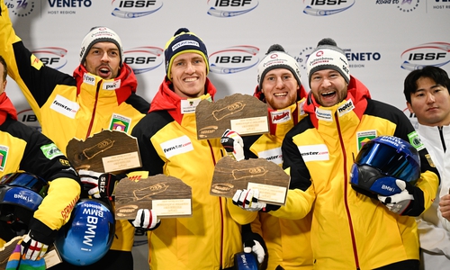 Bob-Pilot Johannes Lochner (links) setzt unter anderem auf den Anschieber Thorsten Margis (Zweiter von links), der im Landkreis Peine aufgewachsen ist. 