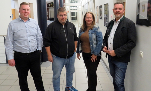 Bürgermeister Andreas Busch (re.) und Fachbereichsleiter Sören Denecke (li.) begrüßten die neuen Schiedspersonen Thomas Eisenhuth und Judy Rebel im Rathaus.