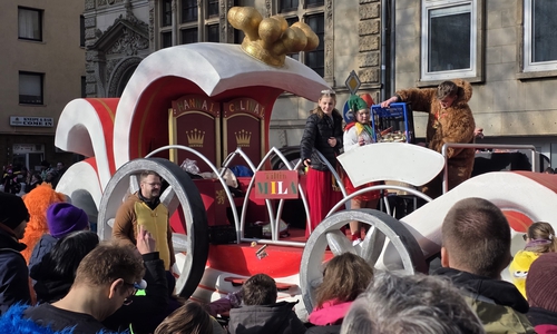 130 Motivwagen waren unterwegs.