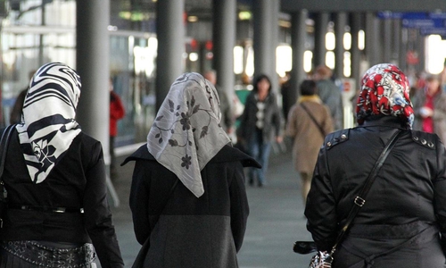 Frauen mit Kopftuch (Archiv)