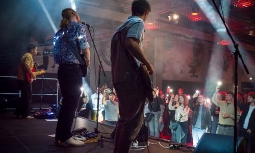 Live-Musiker können sich finanziell von der LAG Rock fördern lassen.