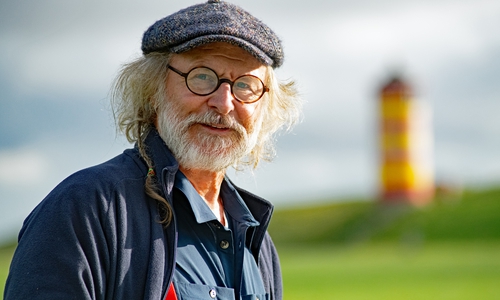 Klaus-Peter Wolf bringt den Ostfriesenkrimi nach Wolfenbüttel.