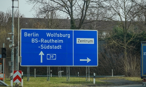 Kurzfristig kommt es am Mittwoch zur Sperrung einer Ausfahrt auf der A39 (Archivbild).
