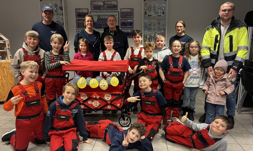 Zweite Person von links letzte Reihe: Steffi Schödler, ganz rechts im Gruppenbild: Marten Böse von der Firma Butting.