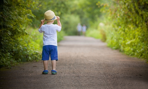 Begleite den Weg… Vormünder für Kinder und Jugendliche gesucht. Symbolbild