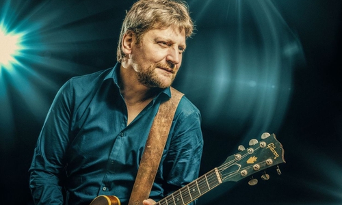 Jimmy Reiter und seine Band machen den Auftakt.