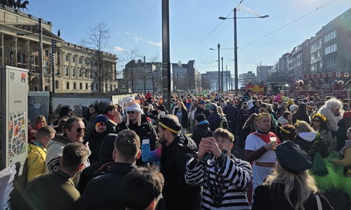 Der Bohlweg war fest in närrischer Hand.