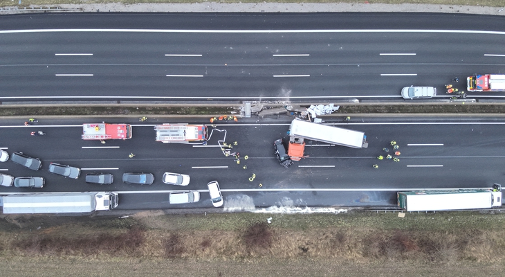 Mehrere Schwerverletzte: A7 nach Unfällen bei Seesen gesperrt