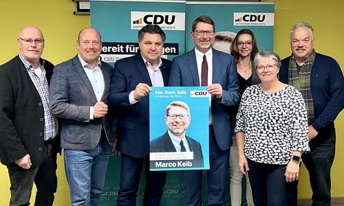 Marco Kelb (4. von rechts) wurde einstimmig zum CDU-Kandidaten für die am 13.09.2026 stattfindende Wahl des Samtgemeindebürgermeisters der Samtgemeinde Sickte nominiert. Ihm gratulierten (von links nach rechts) Karsten Ansorge (Vorsitzender des CDU Ortsverbandes Erkerode), Holger Bormann (Vorsitzender des CDU Kreisverbandes Wolfenbüttel), Uwe Schäfer (Vorsitzender des CDU Samtgemeindeverbandes Sickte), Michaela Reuper (Vorsitzende des CDU Ortsverbandes Sickte), Susanne Wolff (Vorsitzende des CDU Ortsverbandes Evessen) und Dr. Albrecht Stalmann (Vorsitzender des CDU Ortsverbandes Veltheim/Ohe)