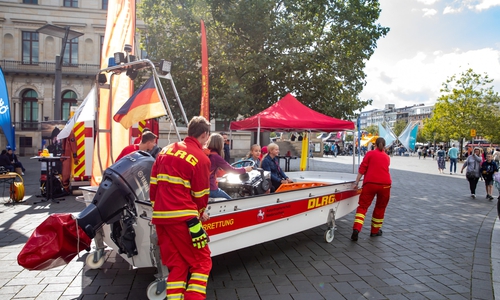 Beim Tag der Niedersachsen vom 12. bis zum 14. Juni bieten Ausstellerinnen und Aussteller auf der Landesmeile, Blaulicht- und Technikmeile sowie der NDR-Erlebniswelt ein vielfältiges Programm für Groß und Klein. 