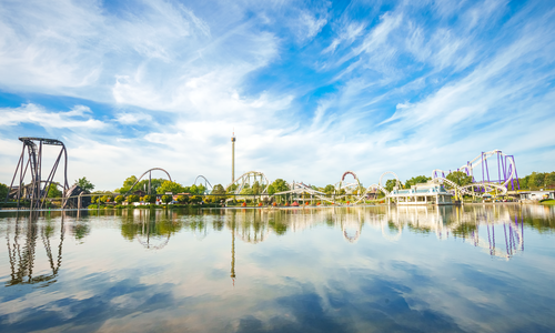 Seeblick auf den Freizeitpark.