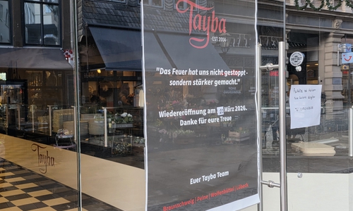 Der Imbiss will nach dem Feuer neu durchstarten.