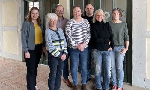 Landtagsabgeordnete Tamina Reinecke, Heike Tiedt-Handschuch, Martin Hillebrand, Penelope Wiednig, Daniel Scholz, Sabine Wessels und Christine Kebbel (v. li.).