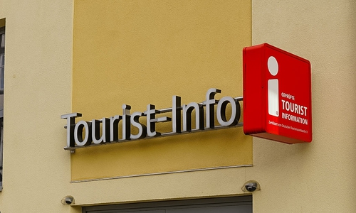 Tourist-Info und Theaterkasse ziehen gemeinsam in Löwentor ein. Doch die Öffnungszeiten sind nciht optimal, findet Ratsherr Rudolf Ordon.