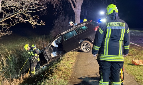Das Fahrzeug musste gesichert werden.