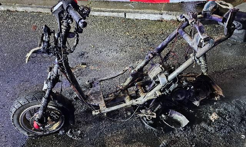 Der abgebrannte Roller.