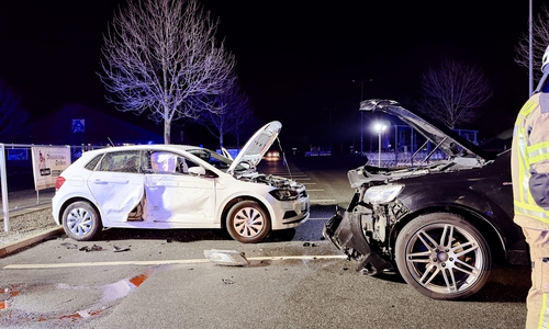 Zwei Verletzte und (wie hier zu sehen) zwei stark beschädigte Fahrzeuge: So lautet die traurige Bilanz einer Aktion in Goslar. 