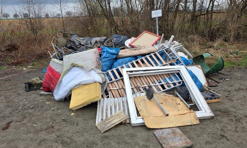 Die Helfer mussten auch viel Sperrmüll entsorgen.