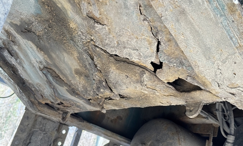 Die Teile waren derart verrostet, dass sie mit bloßen Händen abgebrochen werden konnten.