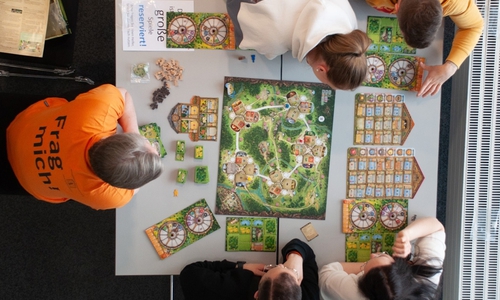 Von Klassiker bis ganz neu: Am 28. und 29. März können Brettspielbegeisterte mit Gleichgesinnten gemeinsam spielen und neue Brettspiele im Eintracht-Stadion entdecken. 
