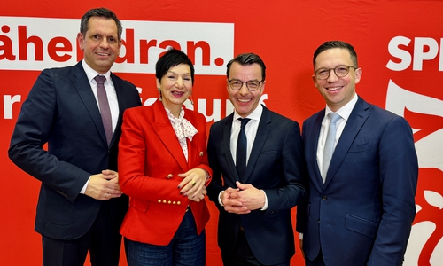 Olaf Lies (li.), Immacolata Glosemeyer, Dr. Karsten Schneider und Falko Mohrs (re.).