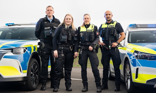 Ein starkes Team sollen sie regelmäßig auf der A2 bilden: Polizisten aus Braunschweig und Magdeburg.