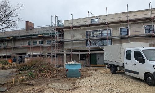 Auch die Sanierung und der Anbau der Mehrzweckhalle Okerschreiten voran.