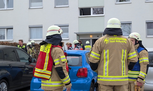Feuerwehr, Polizei und Rettungsdienst rückten am heutigen Dienstag zu einem Einsatz in die Melanchthonstraße aus