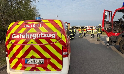 Die Feuerwehr an der Einsatzstelle (Archiv)