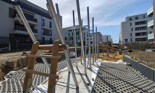 Die Arbeiten auf dem "Kletterspielplatz" in den Steimker Gärten schreiten voran.