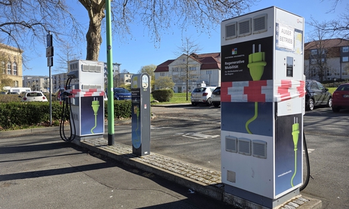 Am Robert-Everlien-Platz sind die Ladesäulen außer Betrieb.
