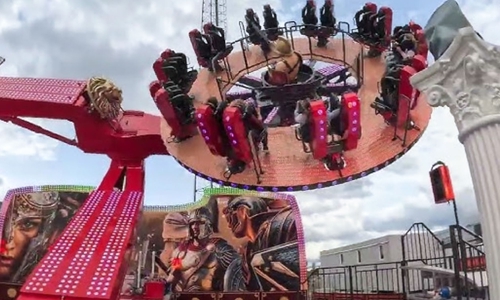 Zwei konkurrierende Fliehkräfte sorgen für ein intensives Fahrgefühl im „Maximus“, einem neuen Fahrgeschäft auf der Frühjahrsmesse.