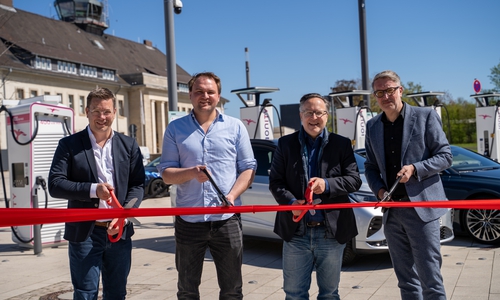 Kai Florysiak, Sven Spiekermann, Dr. Carsten Krebs, Gerold Leppa bei der offiziellen Eröffnung am gestrigen Mitwoch.