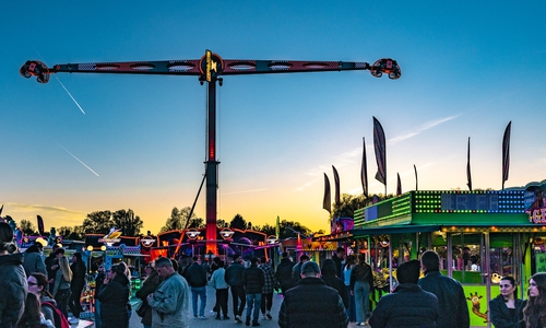 Das Space weist auch schon von weitem auf die Frühjahrsmesse hin.