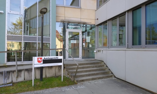 Während der Umbaumaßnahmen findet der Zutritt ins Amtsgericht Gifhorn über einen Nebeneingang statt.