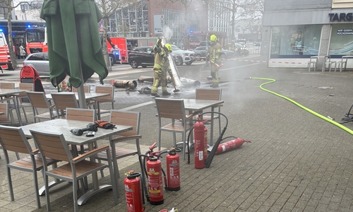 Die Feuerwehr brachte den Brand in der Porschestraße schnell unter Kontrolle.