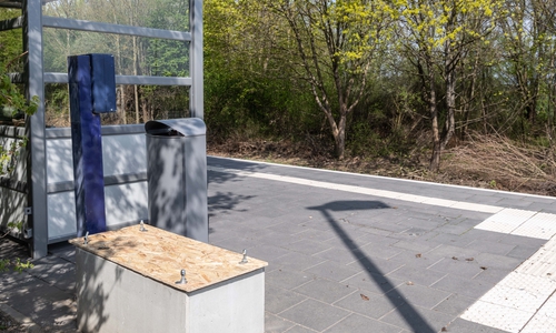 Der gesprengte Automat wurde mittlerweile abtransportiert.