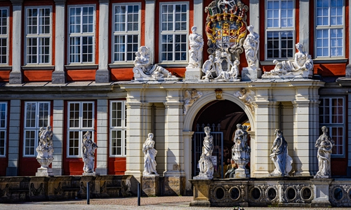 Das etwa 300 Jahre alte Ensemble braucht eine Rundum-Erneuerung.