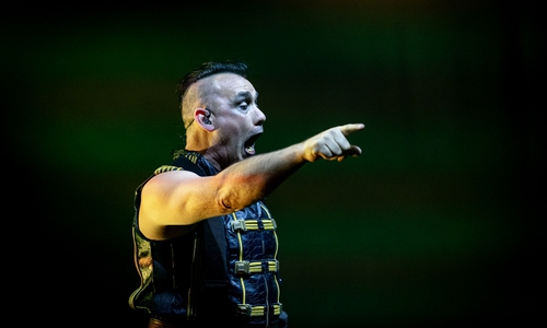 Sänger und Frontmann René Anlauff heizte dem Publikum ein.