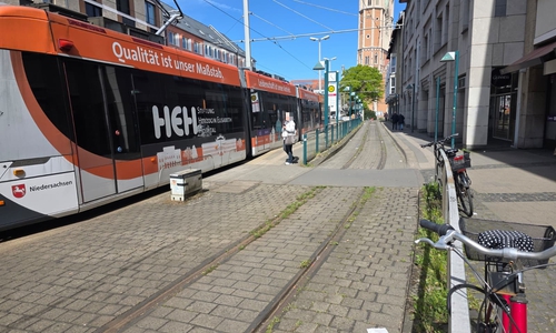 Das hier rechts zu sehende Gleis wird schon seit Jahren nicht mehr genutzt.