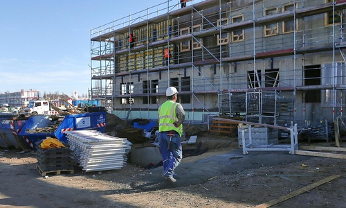 Bauarbeiter auf Baustelle (Archiv)