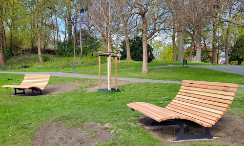 Die neuen Liegebänke sorgen für Entspannung am Wasser.