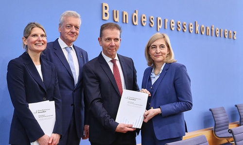 Gesundheits-Kommission legt Vorschläge vor (Archiv)