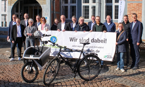 Treten wieder gemeinsam in die Pedale und rufen zum Mitmachen beim Stadtradeln 2026 auf: Landkreis und Stadt Wolfenbüttel sowie alle Samt- und Einheitsgemeinden.