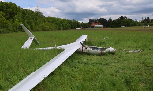 Der Pilot wurde lebensgefährlich verletzt. | Video: Rudolf Karliczek