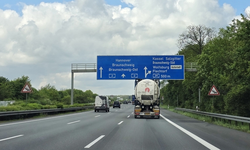 Beim Kreuz Wolfsburg/Königslutter ereignete sich der Unfall, bei dem der Beschuldigte starb.
