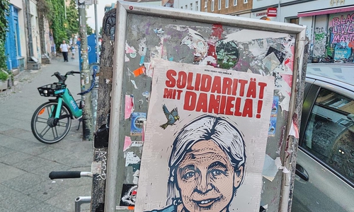 Plakat wirbt für Solidarität mit Daniela Klette (Archiv)