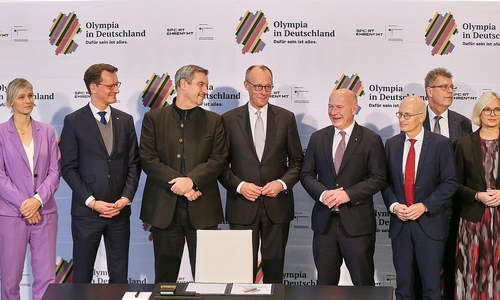 Unterzeichnung der Vereinbarung zur Olympiabewerbung (Archiv)