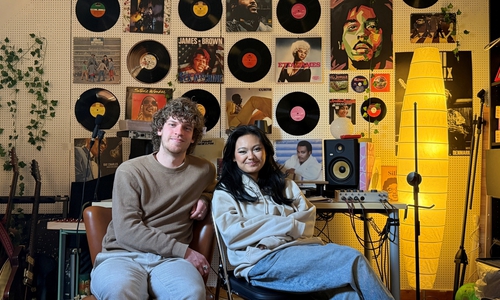 Joey Becker und Tiara Louis bringen mit dem Verein If a Bird junge Menschen in Braunschweig durch Musik zusammen und schaffen Raum für Kreativität und Austausch.